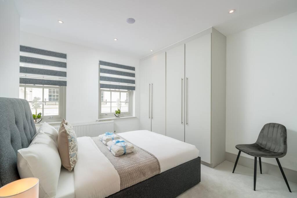 Appartamento New! Luxurious Mews House Belgravia Londra Esterno foto